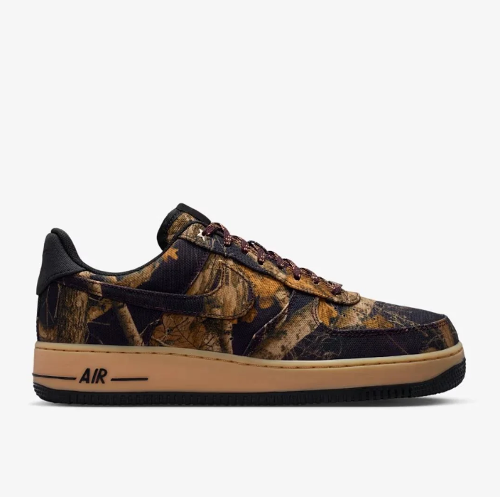 Nike Air Force 1 Low Sneakers in Woodland Camo & Tan
