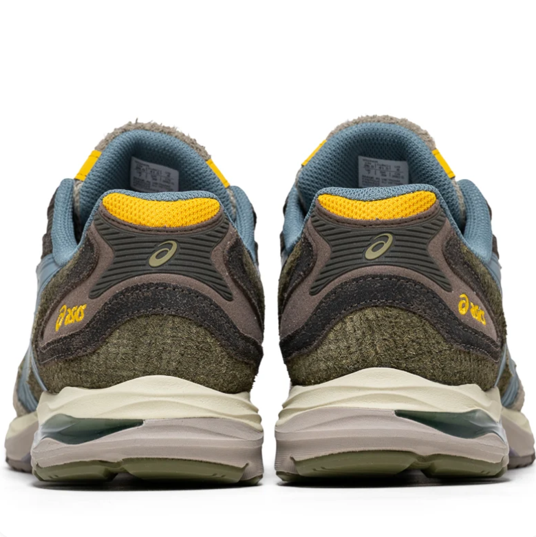 ASICS Low-Top Sneakers in Olive Green & Dusty Blue